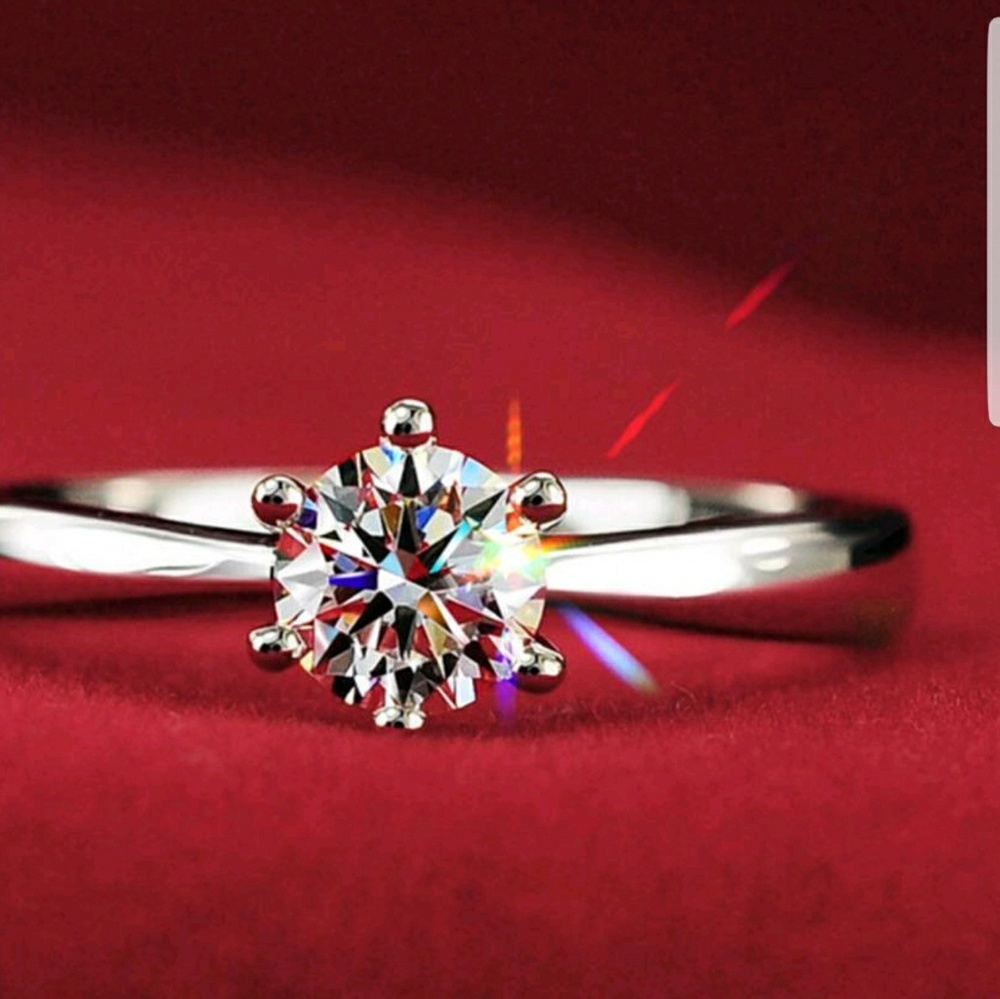 Engagement ring - Picture 2 of 2